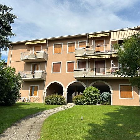 Gold Garda Desenzano Apartment Десенцано дел Гарда Екстериор снимка