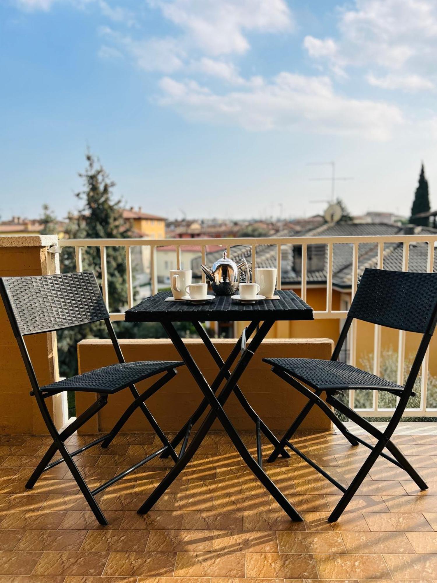 Gold Garda Desenzano Apartment Десенцано дел Гарда Екстериор снимка