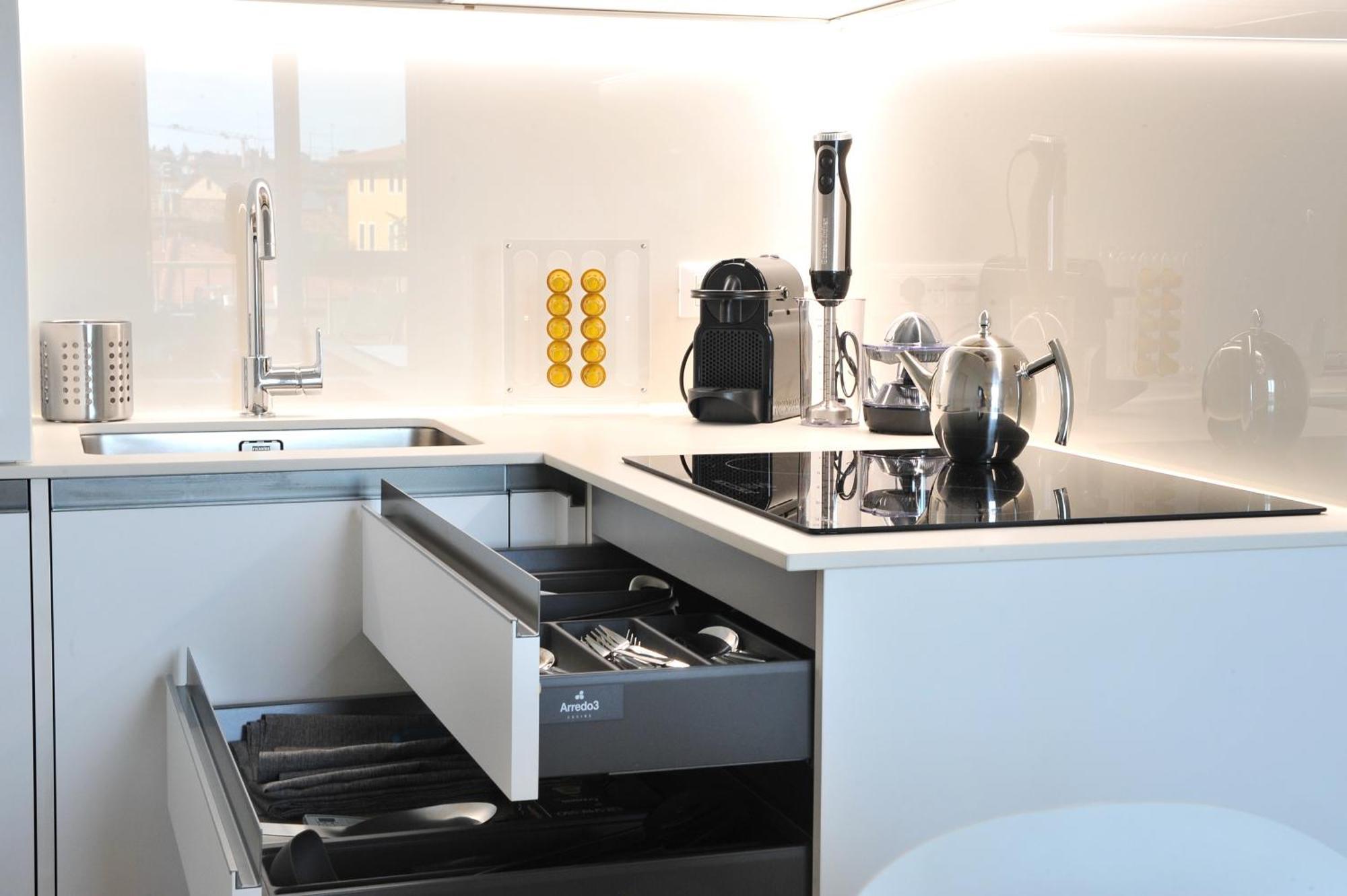 Gold Garda Desenzano Apartment Десенцано дел Гарда Екстериор снимка