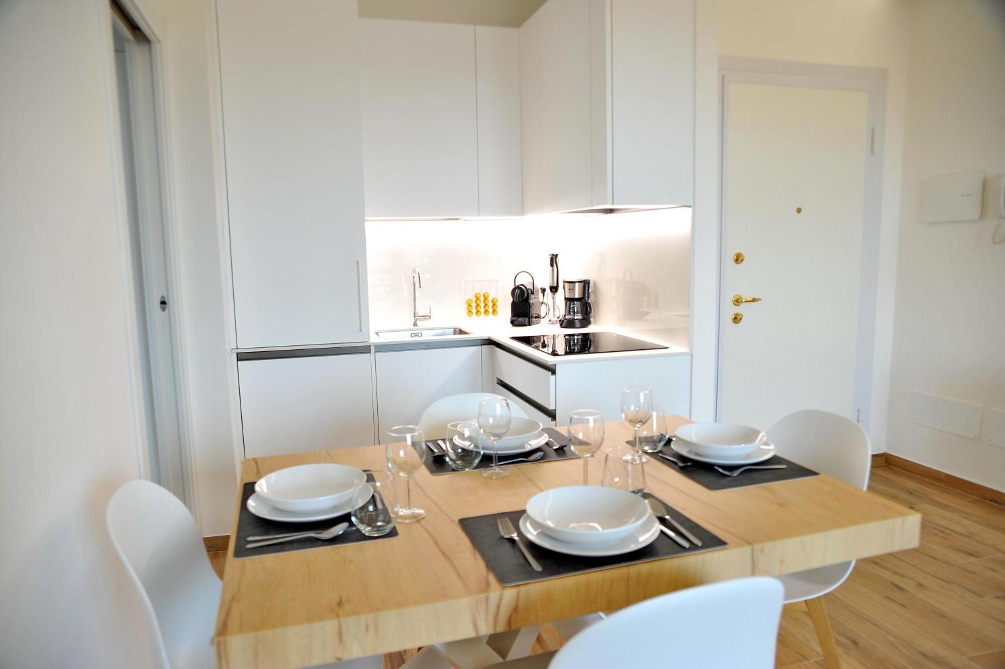 Gold Garda Desenzano Apartment Десенцано дел Гарда Екстериор снимка