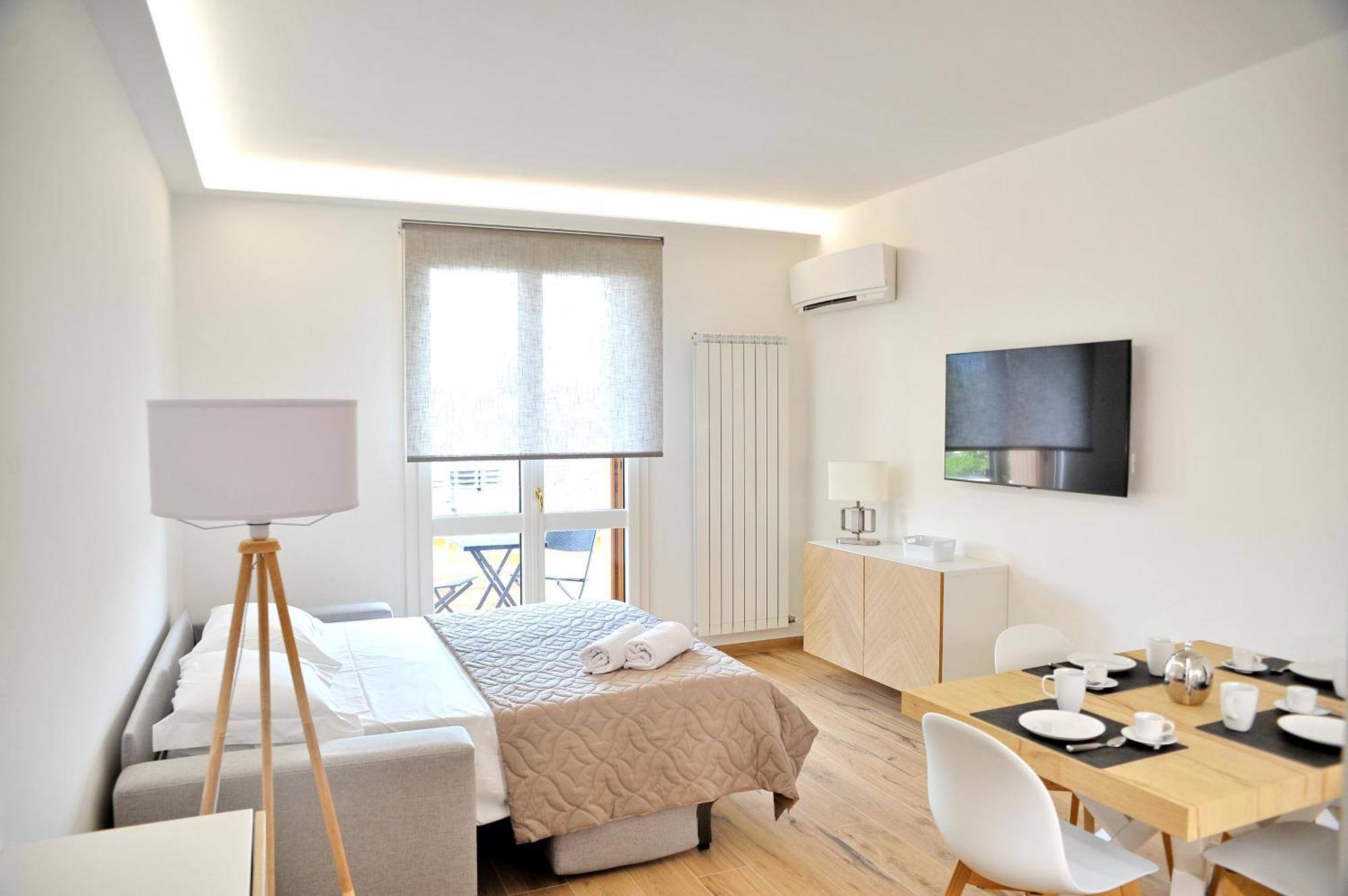 Gold Garda Desenzano Apartment Десенцано дел Гарда Екстериор снимка