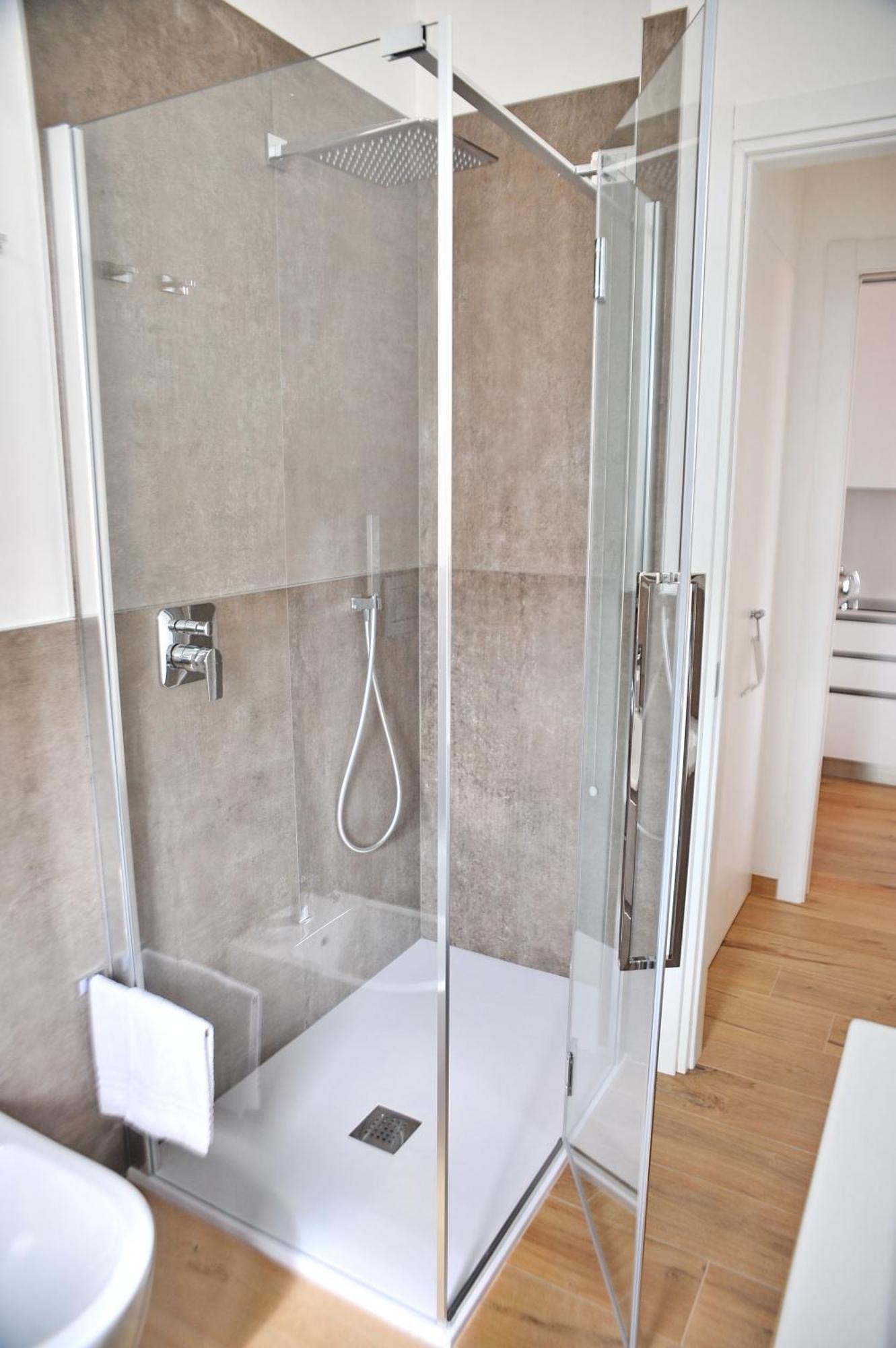 Gold Garda Desenzano Apartment Десенцано дел Гарда Екстериор снимка