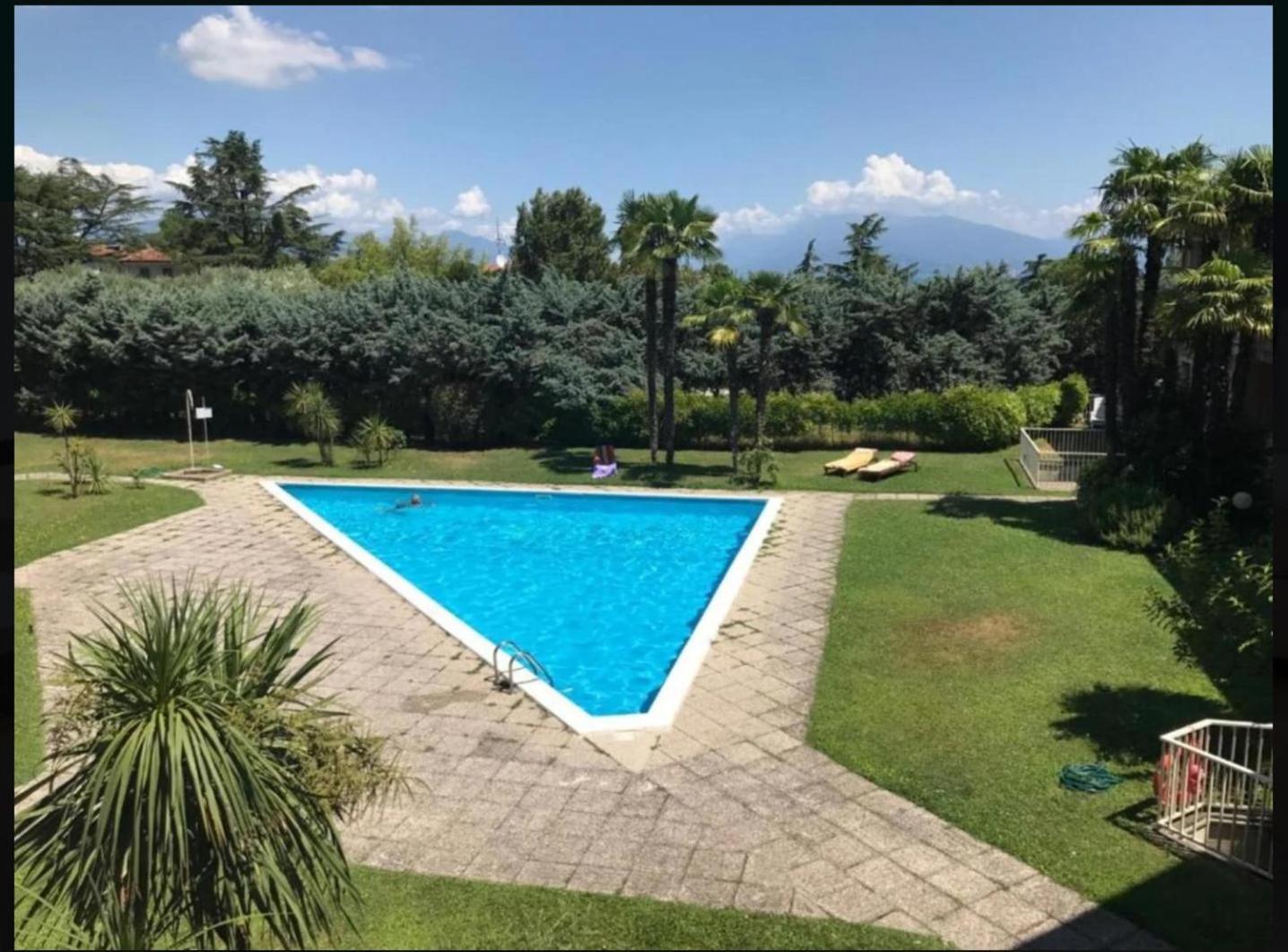 Gold Garda Desenzano Apartment Десенцано дел Гарда Екстериор снимка